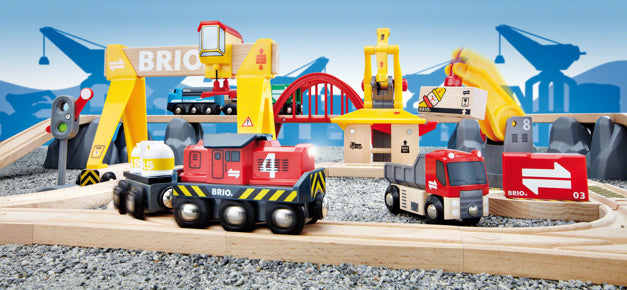 BRIO Deluxe Cargo Railway Set Train toy - 33097