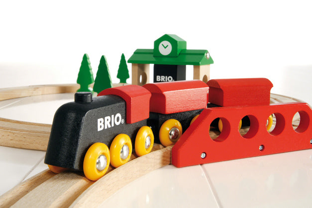 BRIO Classic Travel Fig 8 Set Train Set Toy - 33028